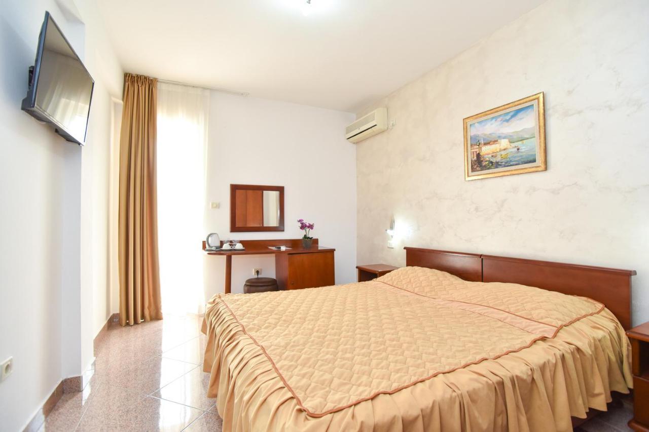 Hotel Suzana Lux Budva Exterior foto