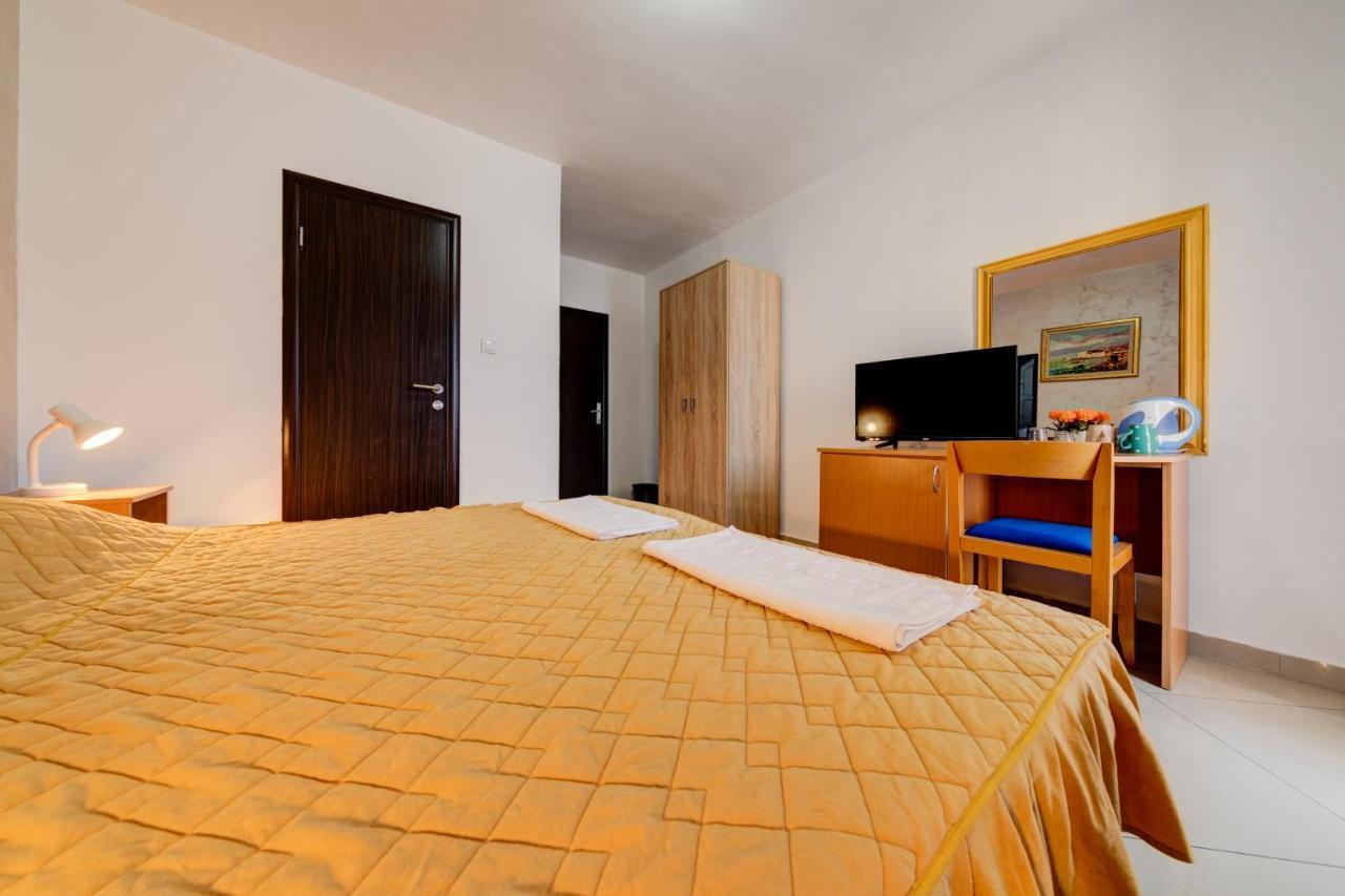 Hotel Suzana Lux Budva Exterior foto